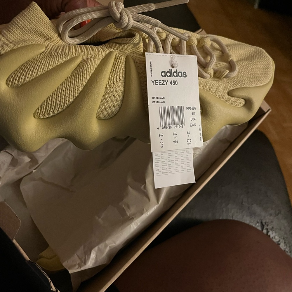 Yeezy Boost 450 Resin never worn must go